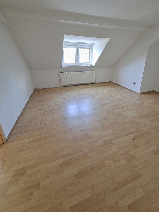 Wohnzimmer (Ansicht 1)